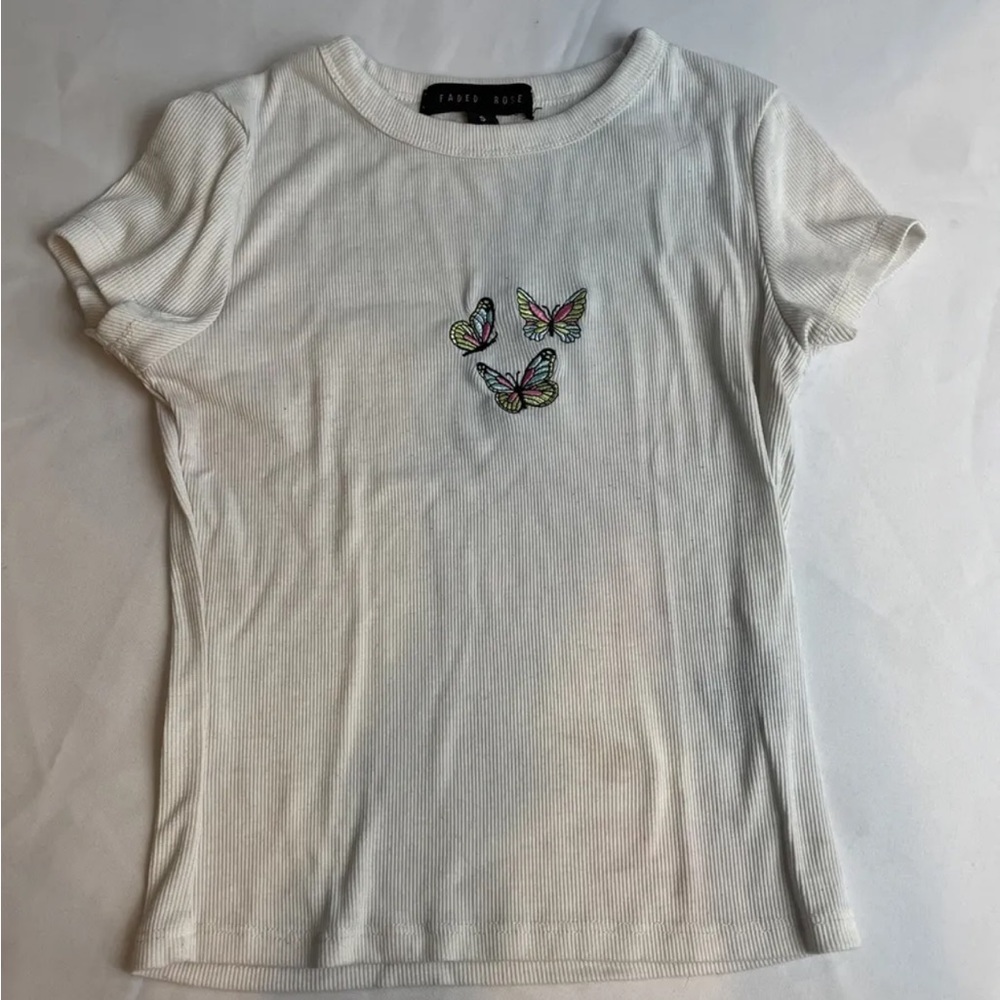 Faded Rose Slightly Cropped White Slim T-Shirt with Butterfly Embroidery Size S